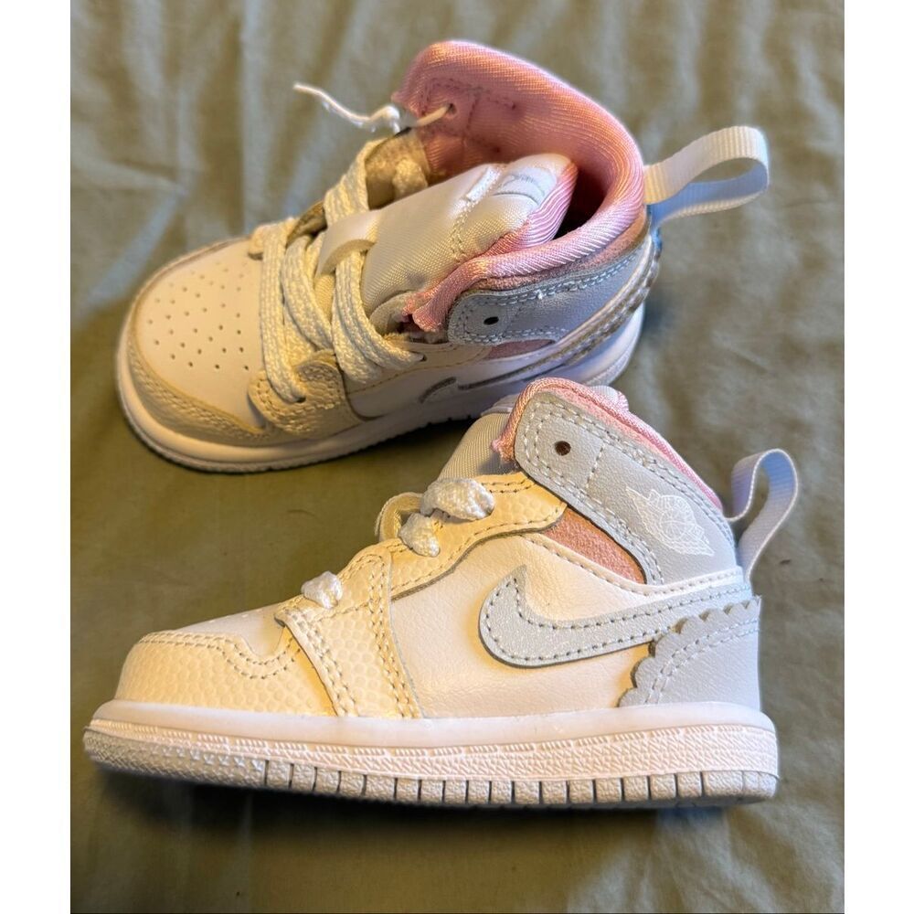 Nike Air Size 4C Jordan 1 Mid SE Love Is In The Air IB7055-403 TD New - Picture 3 of 6